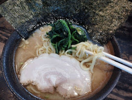 「ラーメン(すべて普通)(750)」@家系ラーメン 鶴見 幸家の写真