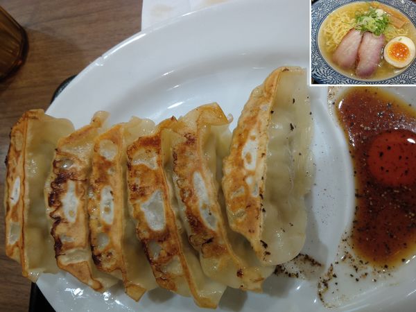 「餃子」@釜焼き叉焼つけ麺 五代目春樹 北千住店の写真