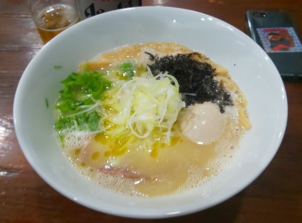 「ドロドロしてない鶏白湯」@オタクが作るラーメンは異世界でも通用するらしい。の写真