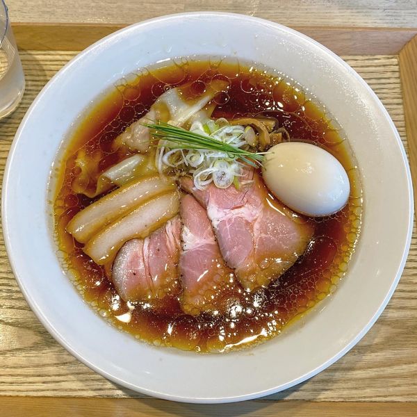 「特製 中華蕎麦＜醤油＞（手もみ麺もち姫Ver.）¥1,400」@宍道湖しじみ中華蕎麦 琥珀 東京本店の写真