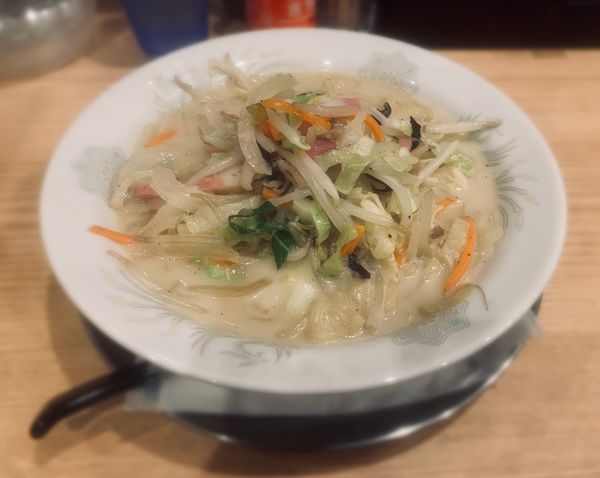 「白（麺少な目￥800）」@じげもんちゃんぽん 秋葉原店の写真