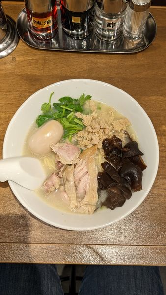 「味玉鶏白湯らーめん」@鶏白湯ラーメン 鳥ぶしの写真