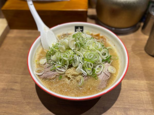 「味噌チャーシュー、麺大盛、ネギ(別皿)」@大島の写真