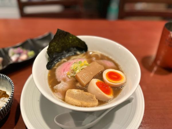 「濃醇煮干蕎麦（味玉入り）¥950、海鮮丼¥500」@酒肴場 屯の写真
