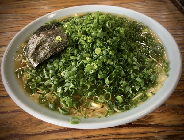 「青ネギラーメン(864¥)」@いづみ亭の写真