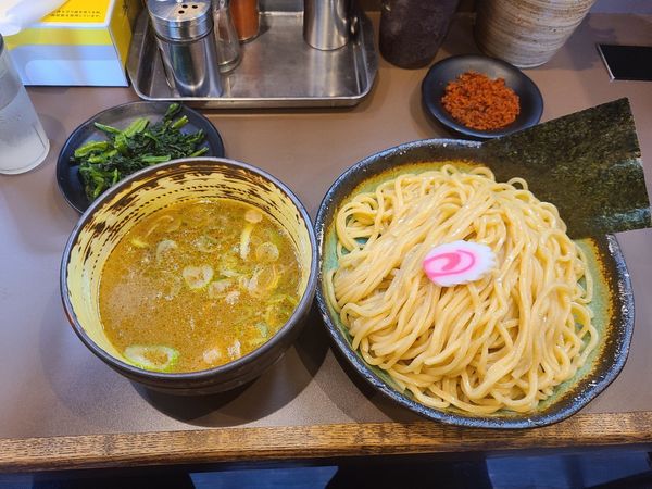 「つけ麺(中盛り)+ホウレン草+辛味」@麺彩房 中野本店の写真