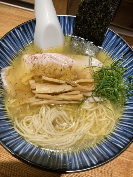 「限定 萩尾中華そば 33弾 1200」@博多ラーメン でぶちゃん 高田馬場本店の写真