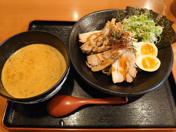 「特製ピリ辛つけ麺(半麺、1450円)」@麺屋 力の写真