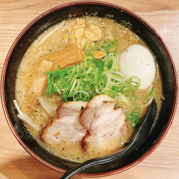 「我流飛燕塩らーめん＋日本一のトロ塩味玉子」@札幌飛燕の写真