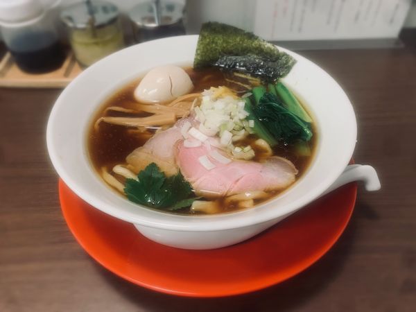 「手打ち中華そば（醤油￥750）＋味玉（￥100）」@中華そば 麦笑 本所吾妻橋店の写真