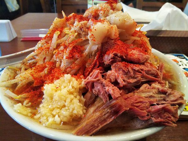 「ラーメン（並）　※全まし　※㋗で５００円　＋一味唐辛子：無料」@麺とび 六方 エルサあづみ野店の写真