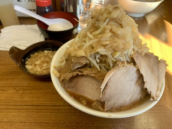 「ラーメン半分＋豚増し」@ラーメンの店 どでん 北浦和店の写真