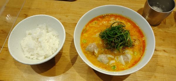 「担々そば+肉ワンタン3つ、ごはん」@地球の中華そばの写真