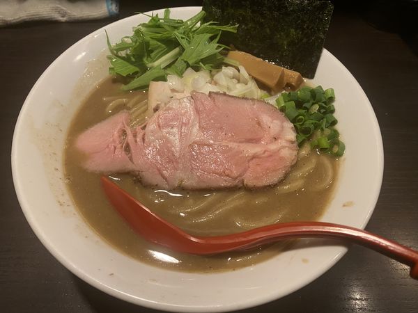 「煮干豚骨ラーメン」@麺処 夏海の写真