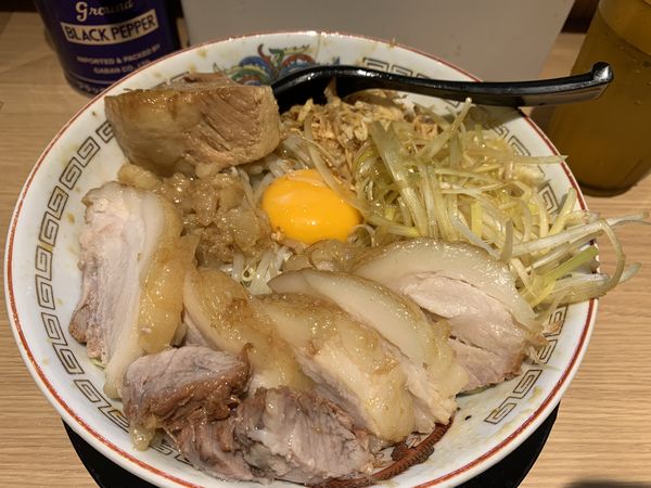 「汁無しミニ豚」@ラーメン豚山 門前仲町店の写真