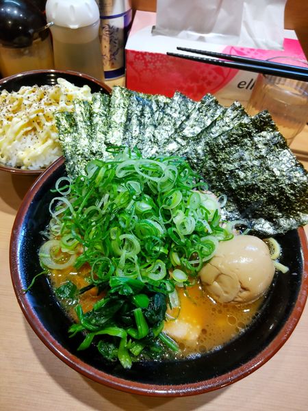 「皇綱特製ラーメン＋のり、ライス」@輝道家直系 皇綱家の写真