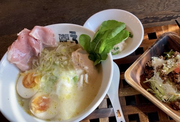 「ラーメンプレートランチ 塩ゴルゴンゾーララーメン」@THREE LITTLE PIGSの写真