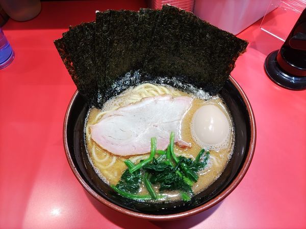 「ラーメン+味玉+のり」@横浜ラーメン 真砂家の写真