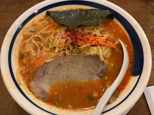 「辛味噌らーめん　麺硬め」@らーめん屋 あじとら 狭山笹井店の写真