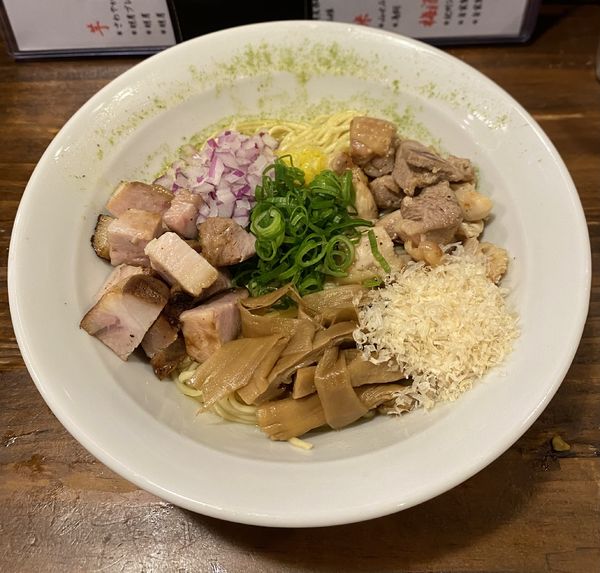 「[常連用裏メニュー ] 宮崎地頭鶏まぜそば  ¥1450」@だれやめやの写真