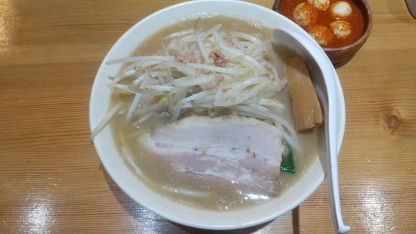 「味噌ラーメン890円、チンピラ玉子200円」@味噌麺処 花道庵 北参道店の写真