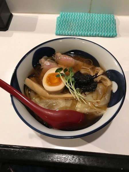 「しょうゆわんたん麺」@にぼしらぁめん りんかぁんの写真