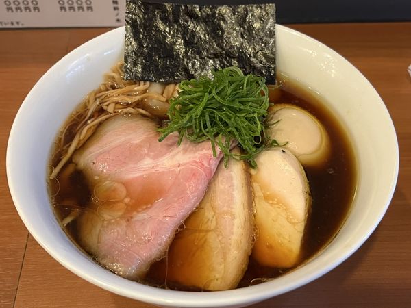 「特製醤油ラーメン（大盛）」@自家製手もみ麺 鈴ノ木の写真