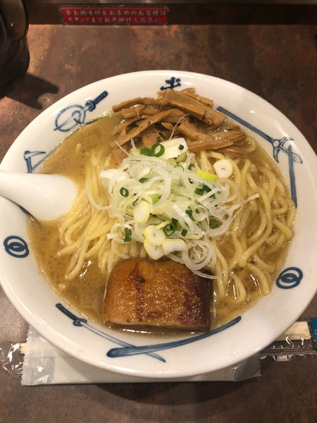 「ラーメン (950円)」@麺屋武蔵 武骨外伝の写真