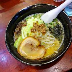 とんこつキャベツのせラーメン(並盛・150g・太麺)770円