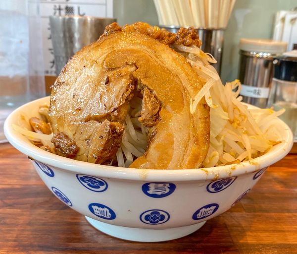 「濃厚雷そば 並（ゴワボキ麺・ニンニクヤサイ）¥920」@雷 北松戸本店の写真