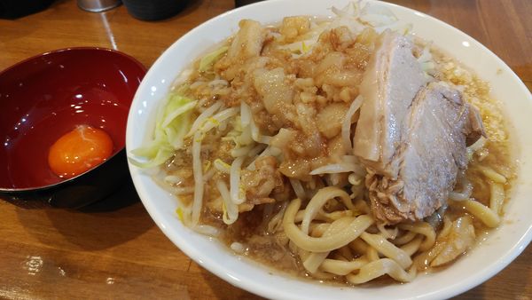 「小ラーメン　ニンニクアブラ　生卵」@麺屋 大金の写真