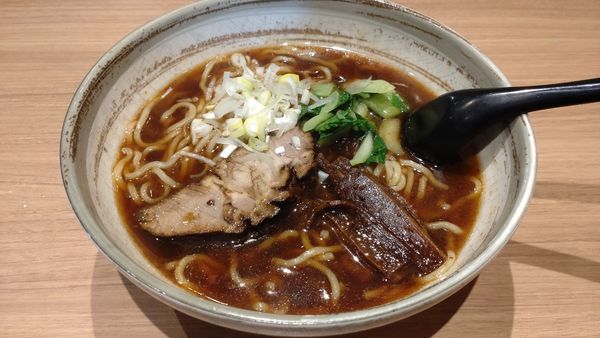 「黒濃ラーメン」@しゅうまい屋の写真