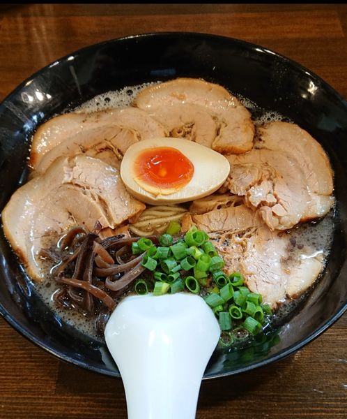 「チャーシュー   黒」@TONKOTSU MANIの写真