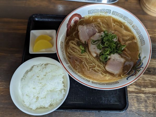 「大盛中華そばと小ご飯」@中華そば しま彰の写真