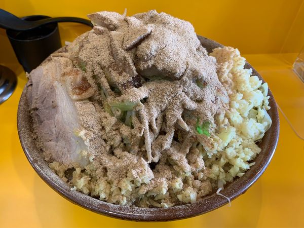 「大ラーメン麺増し600g ニンニクマシマシアブラヤサイスコシ」@ラーメン二郎 八王子野猿街道店2の写真