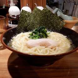 家系ラーメン　塩　並