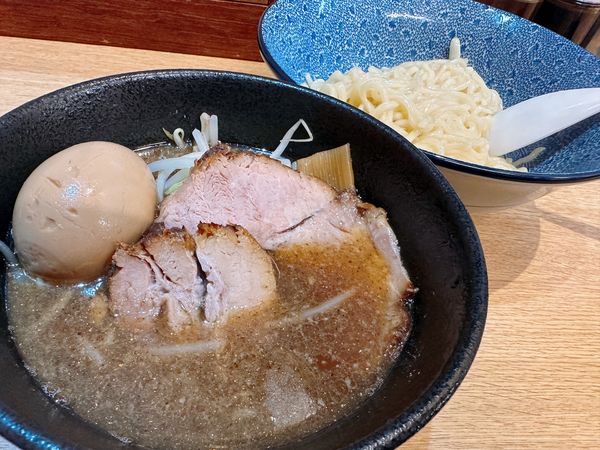 「つけ麺味玉Wチャーシュー」@小川流 厚木妻田店の写真