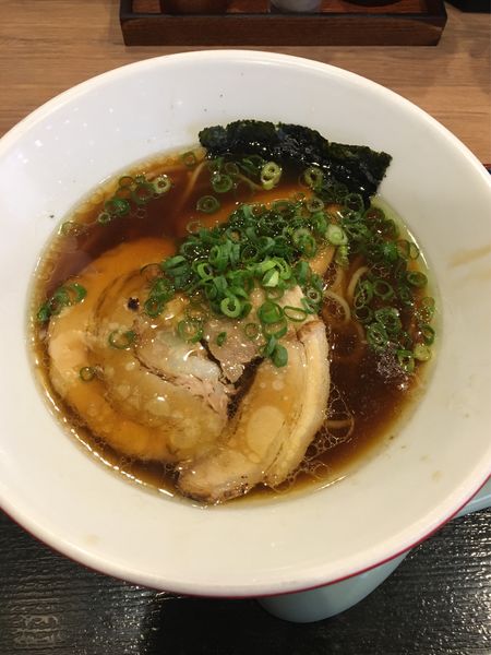 「中華そば(880円)」@日本の中華そば富田 成田空港店の写真