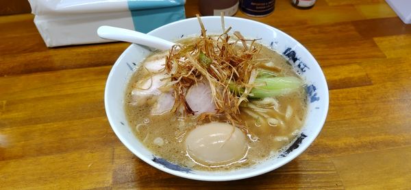 「らーめん鰹肉増し+味玉」@Made in Tokyo らーめん松の写真