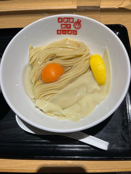 「【ゴールデンタイガー】TKM・追い飯付き 1,000円」@#新宿地下ラーメンの写真