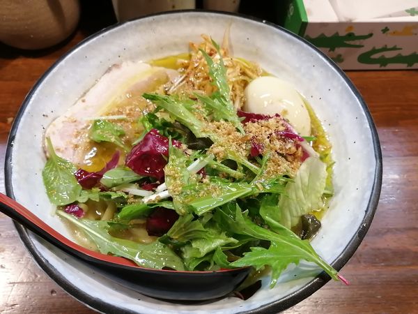 「塩らーめん大盛トリュフオイルかけ900円クーポン味玉」@『   』（無銘）の写真