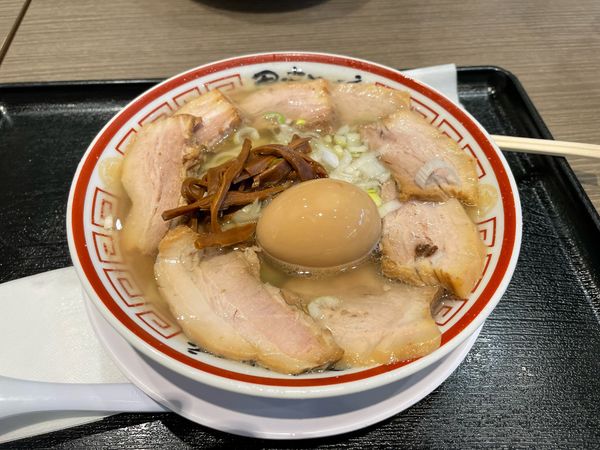 「肉そば + 味付け玉子」@中華そば専門 田中そば店 ダイバーシティ東京プラザ店の写真