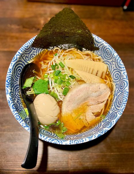 「淡麗そば + 味玉」@麺匠 伊助の写真