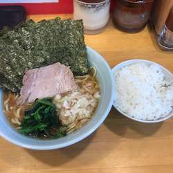 ラーメン並硬め　平日お昼無料ライス　TPのり、玉ねぎ