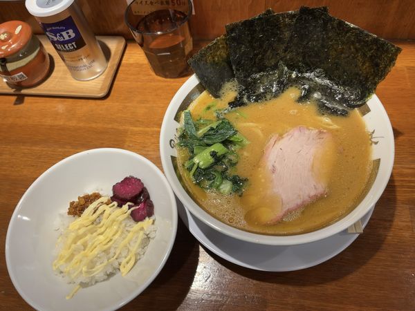 「ラーメン（並）＋無料ライス」@麺家 龍～Ryo～の写真