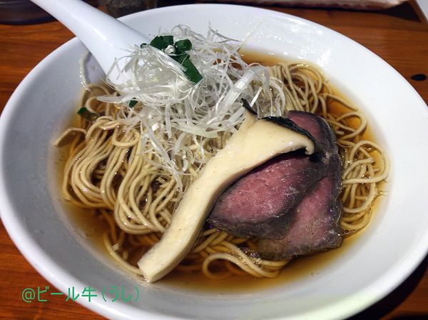 「牛の醤油ラーメン(900円)、わさび醤油の鶏ハム丼(300円)」@ぬまちゃんラーメンの写真