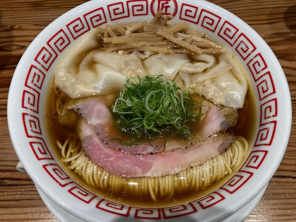 「醤油ワンタンそば 1290円」@soba.shoの写真