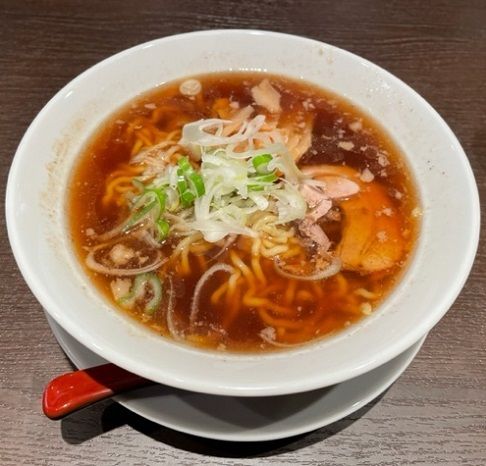 「醤油らあめん＋餃子のセット　900円（200円引き）」@らぁめん 吉家の写真