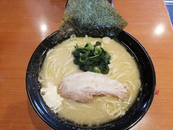 「ラーメン（塩、大盛）」@横浜家系ラーメン 若草家 春日井店の写真