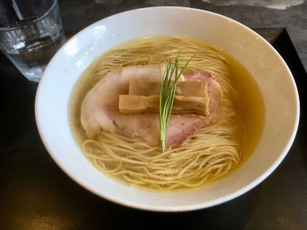 「塩鶏そば」@らぁ麺 やまぐちの写真